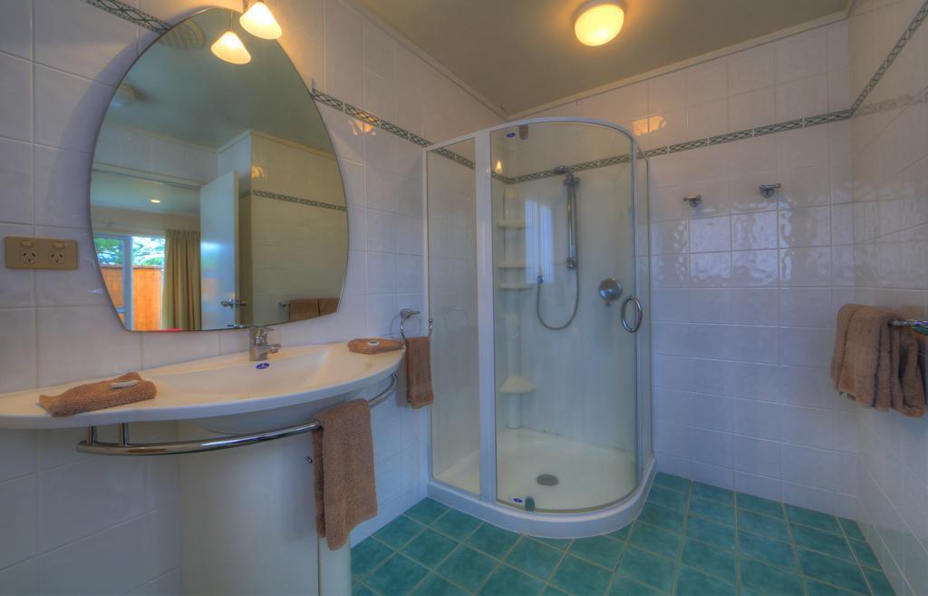 בורנט פיין Islander Lodge Apartments מראה חיצוני תמונה