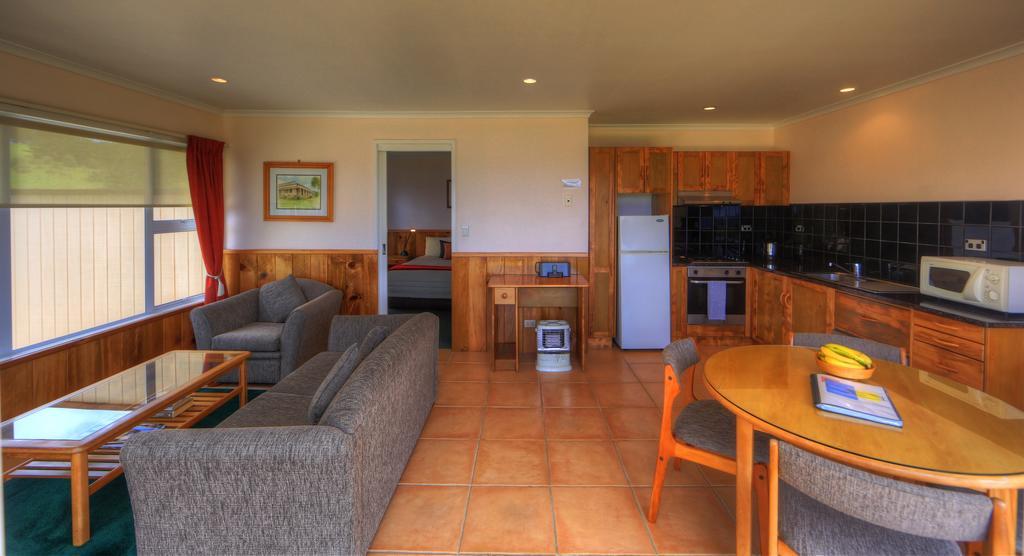 בורנט פיין Islander Lodge Apartments מראה חיצוני תמונה